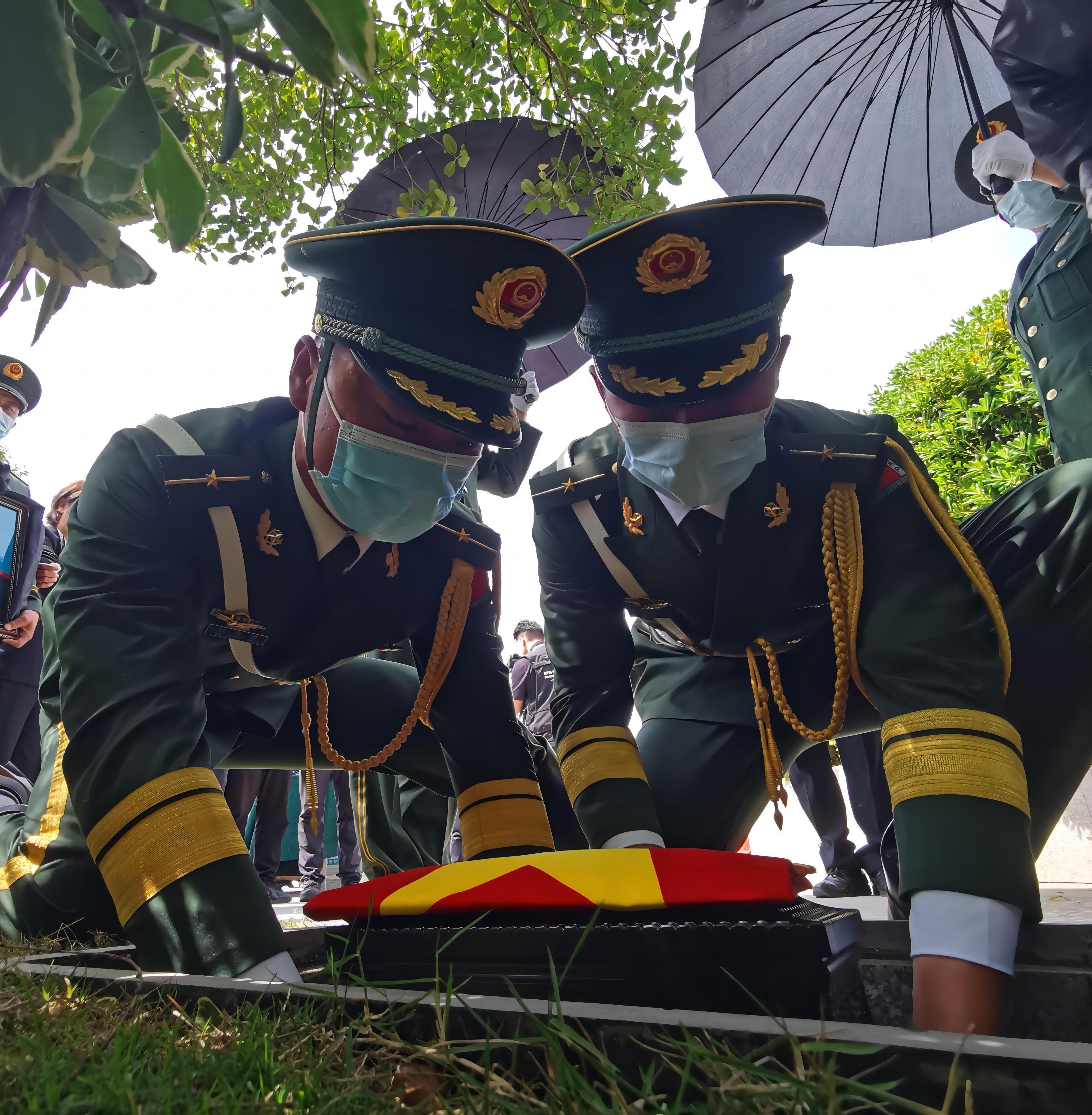 汪曉龍，我們送你回家！
