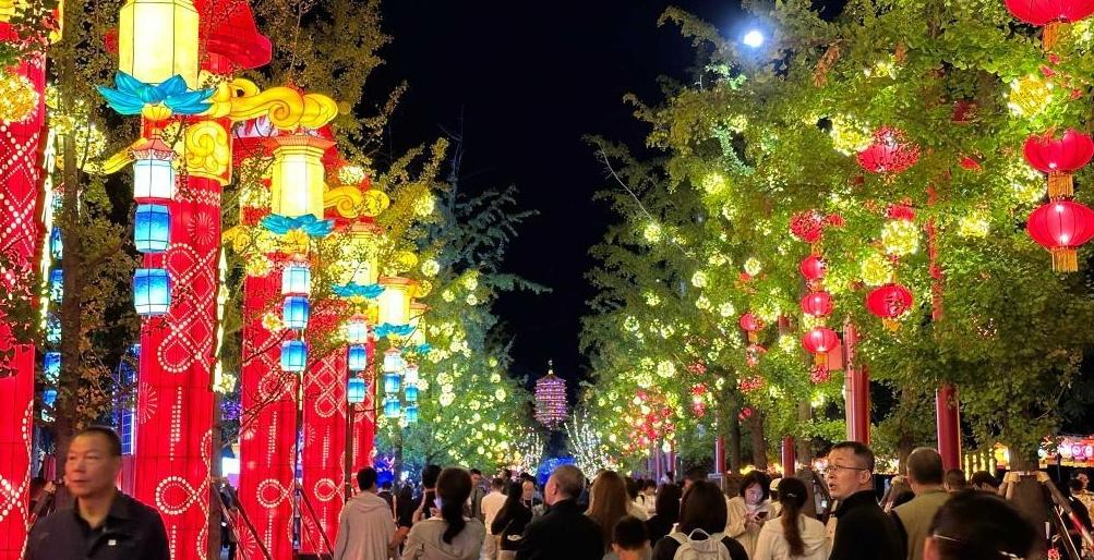 潮體驗(yàn)、微度假、熱IP——中秋節(jié)假期各地消費(fèi)市場(chǎng)掃描